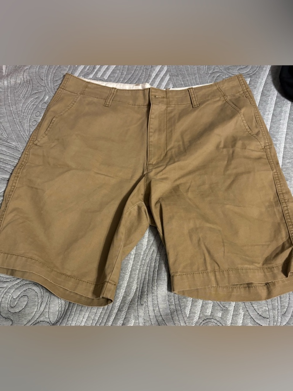 Old Navy Men's Flat-Front Khaki/Tan Shorts